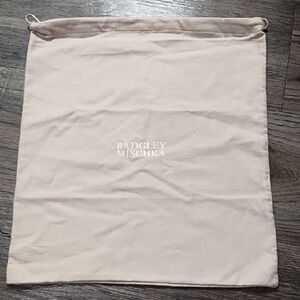 Badgley Mischka Dust Bag in Light Beige